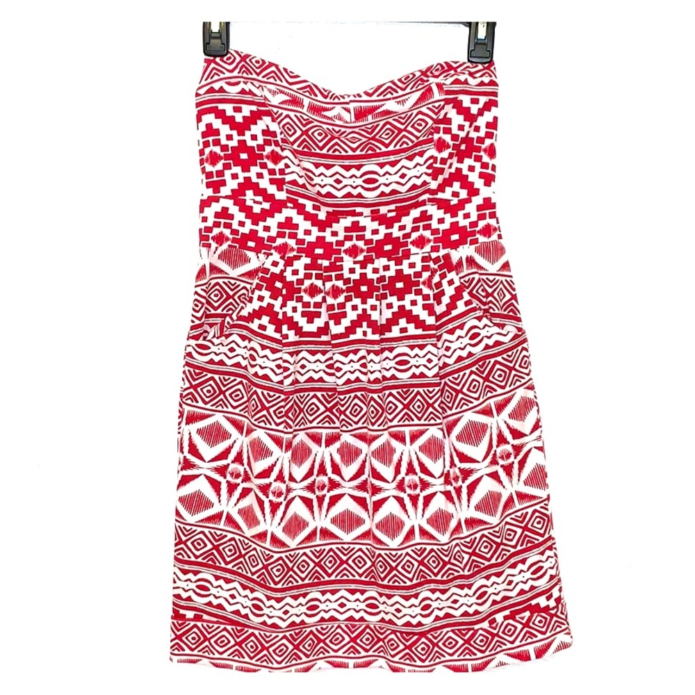 Red and white strapless dress w/ pockets